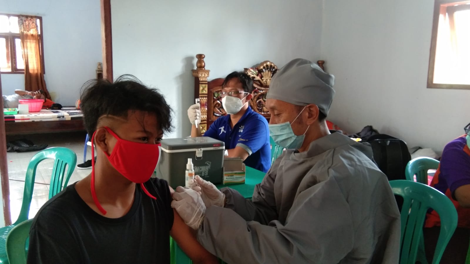 Vaksinasi di Gunung Pandak (3)